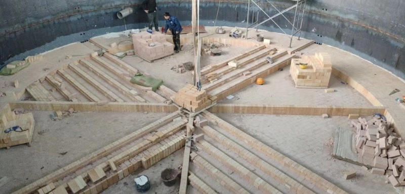 大型井式爐施工現場